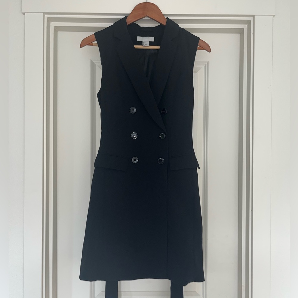Sleeveless duster